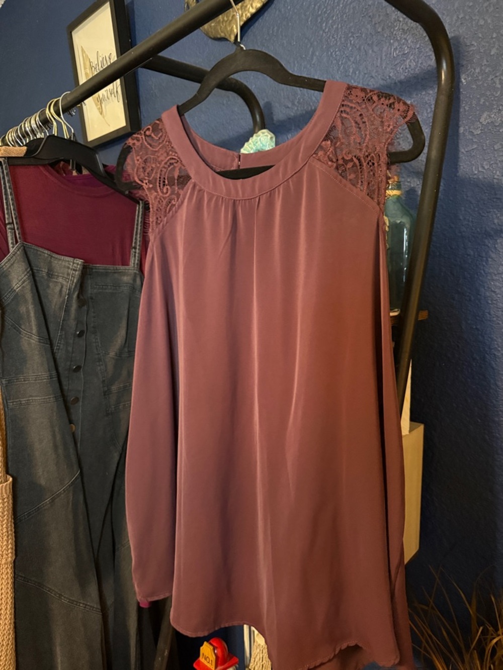 Mauve Lace Shoulder Sleeveless Blouse